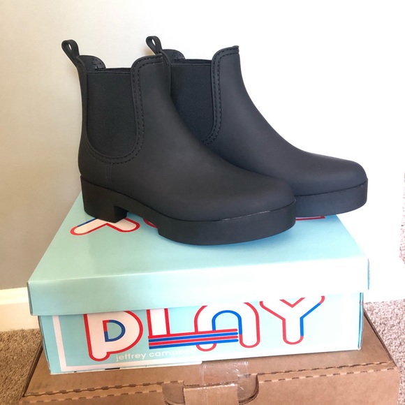 Jeffrey Campbell Shoes - BNIB Jeffrey Campbell Hydra Platform Chelsea Boot